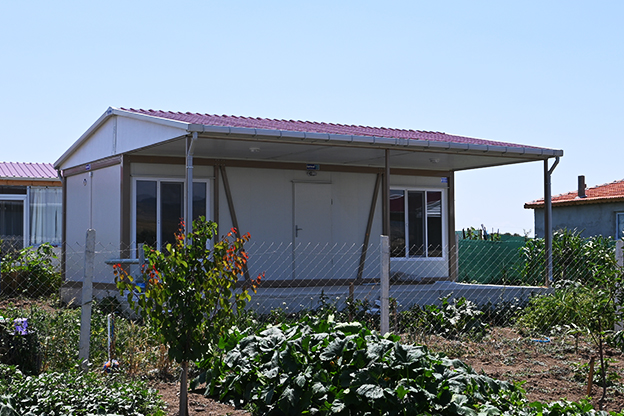 Будинки з контейнерів